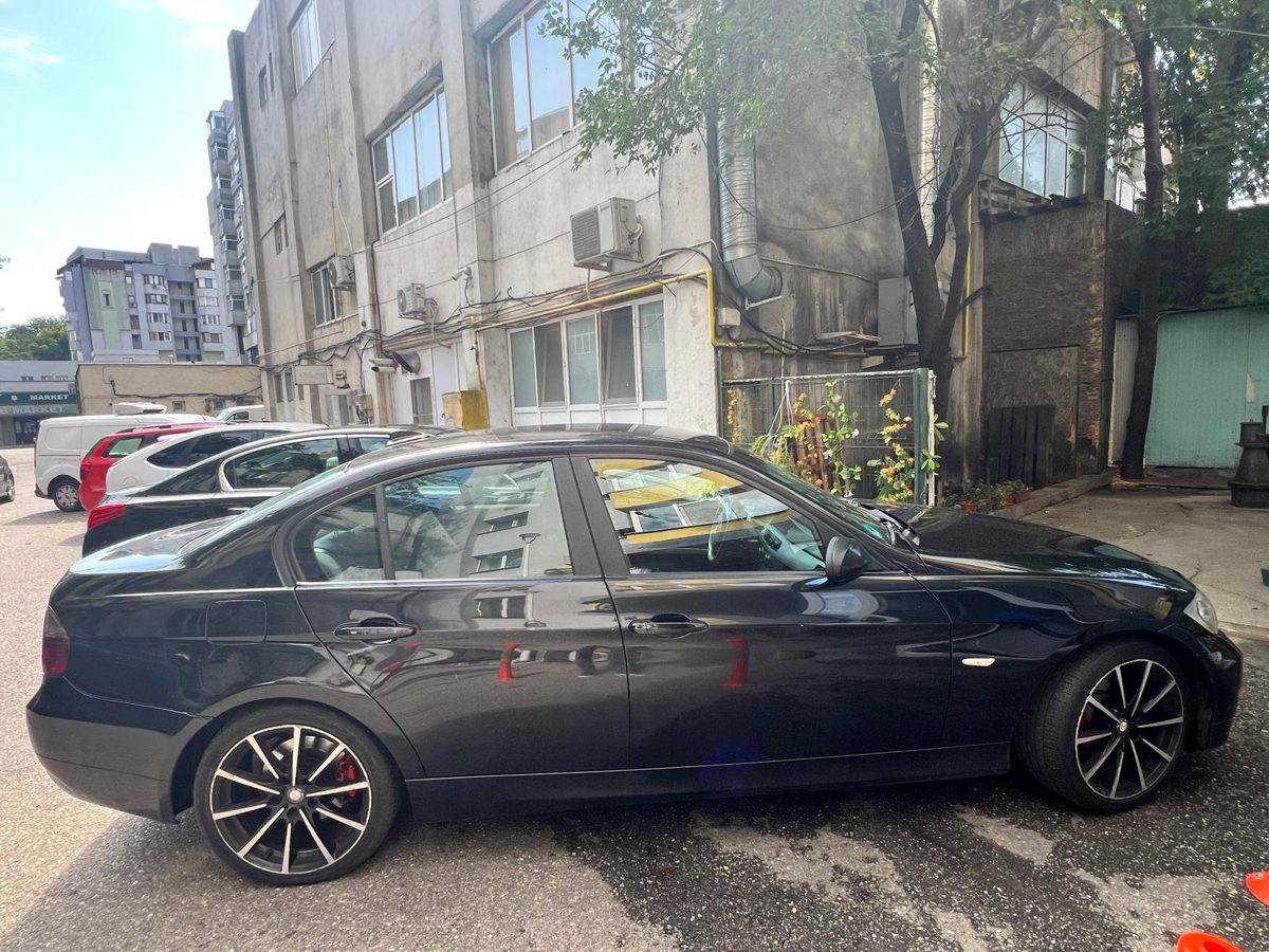 Autoturism marca BMW model 320D 1