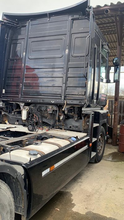 Autoutilitara N3 marca RENAULT model MAGNUM 460DXI 17GKA0