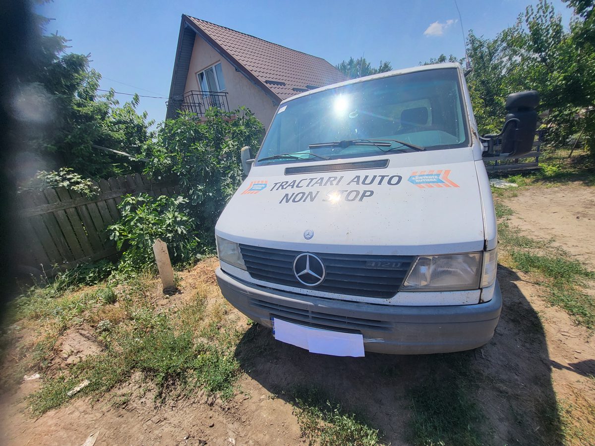 Autoutilitara MERCEDES BENZ model SPRINTER 412D 1