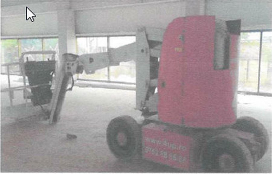 NACELĂ ELECTRICĂ CU BRAT TIP JLG E 300AJP 1
