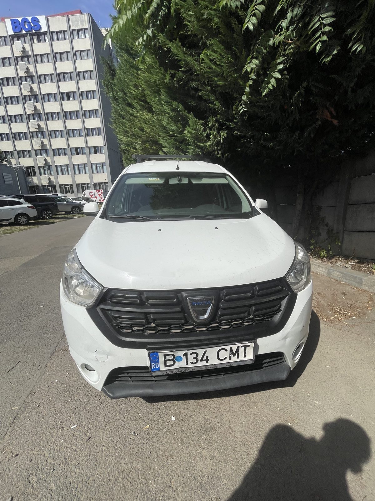 Autoturism marca Dacia model Dokker culoare Alb 1