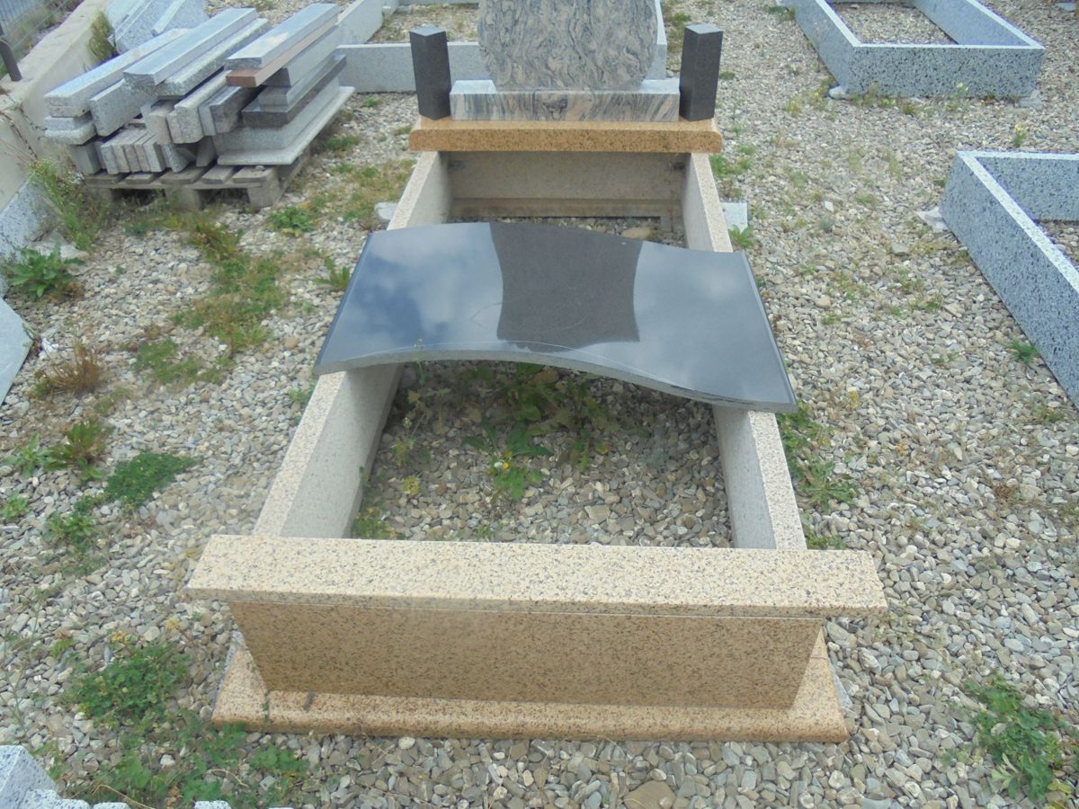 Monument funerar 1