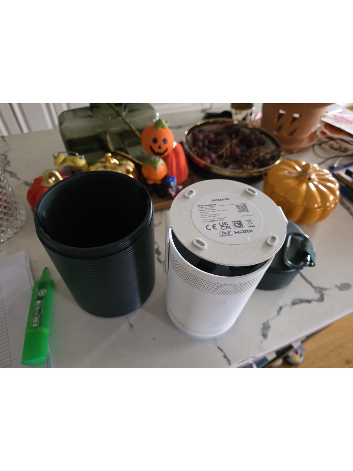 Proiector marca  SAMSUNG, tip The Freestyle SP-LSP3BL 1