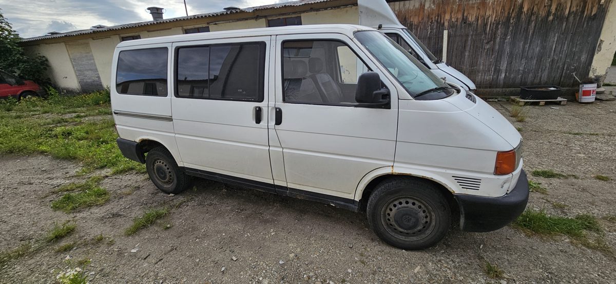 Autoturism marca Volkswagen model transporter 7 DB ACVKNX0 1