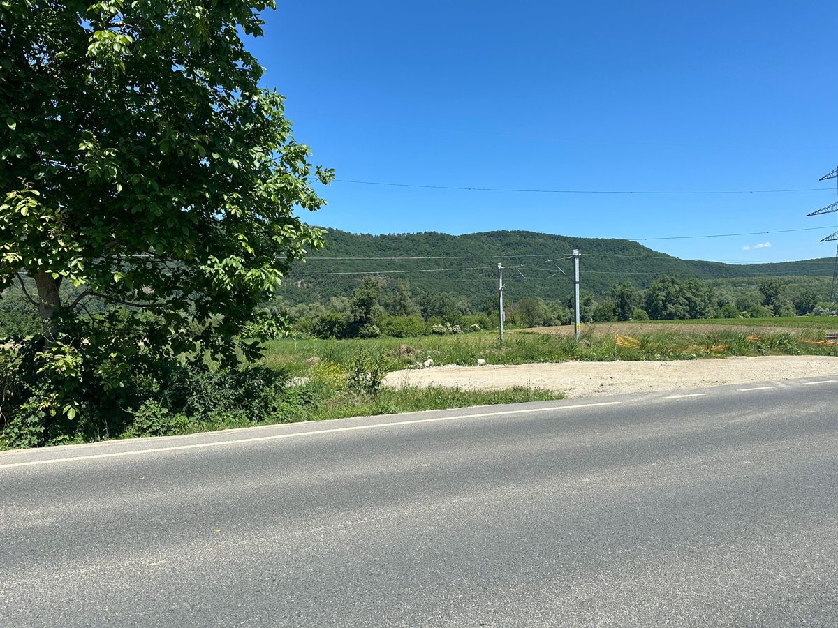 Teren agricol - in suprafata de 203 MP 1