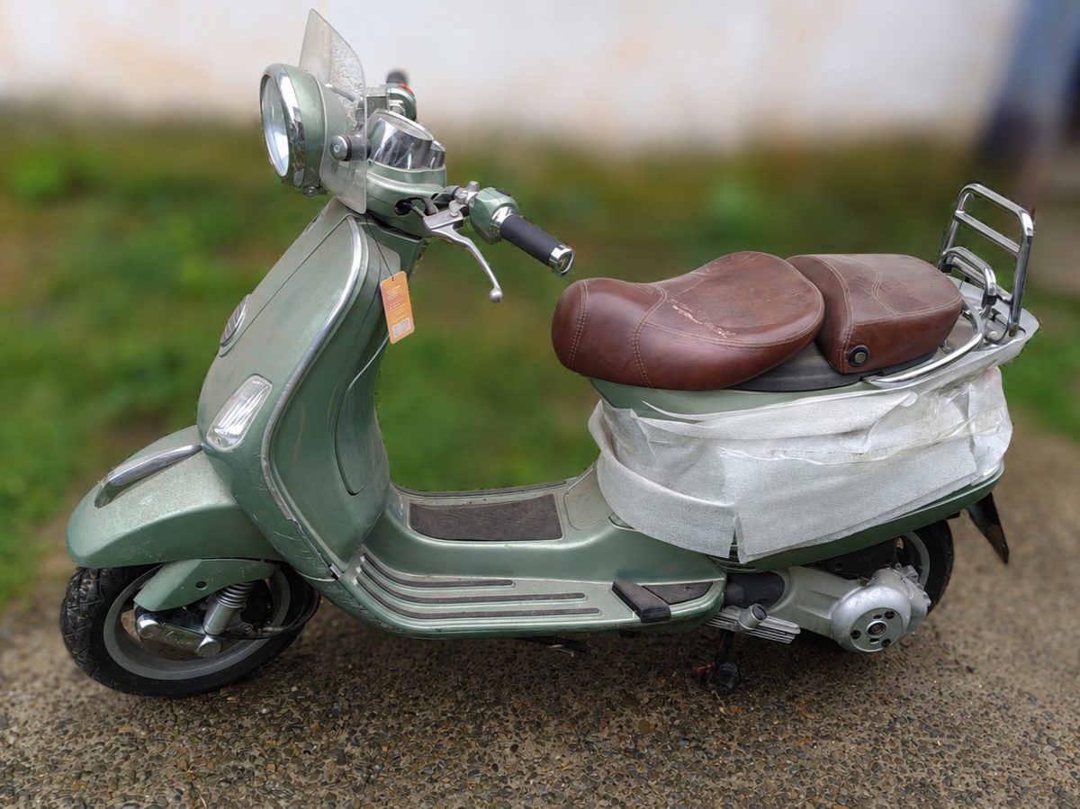 Scuter marca Piaggio Vespa model M68 1