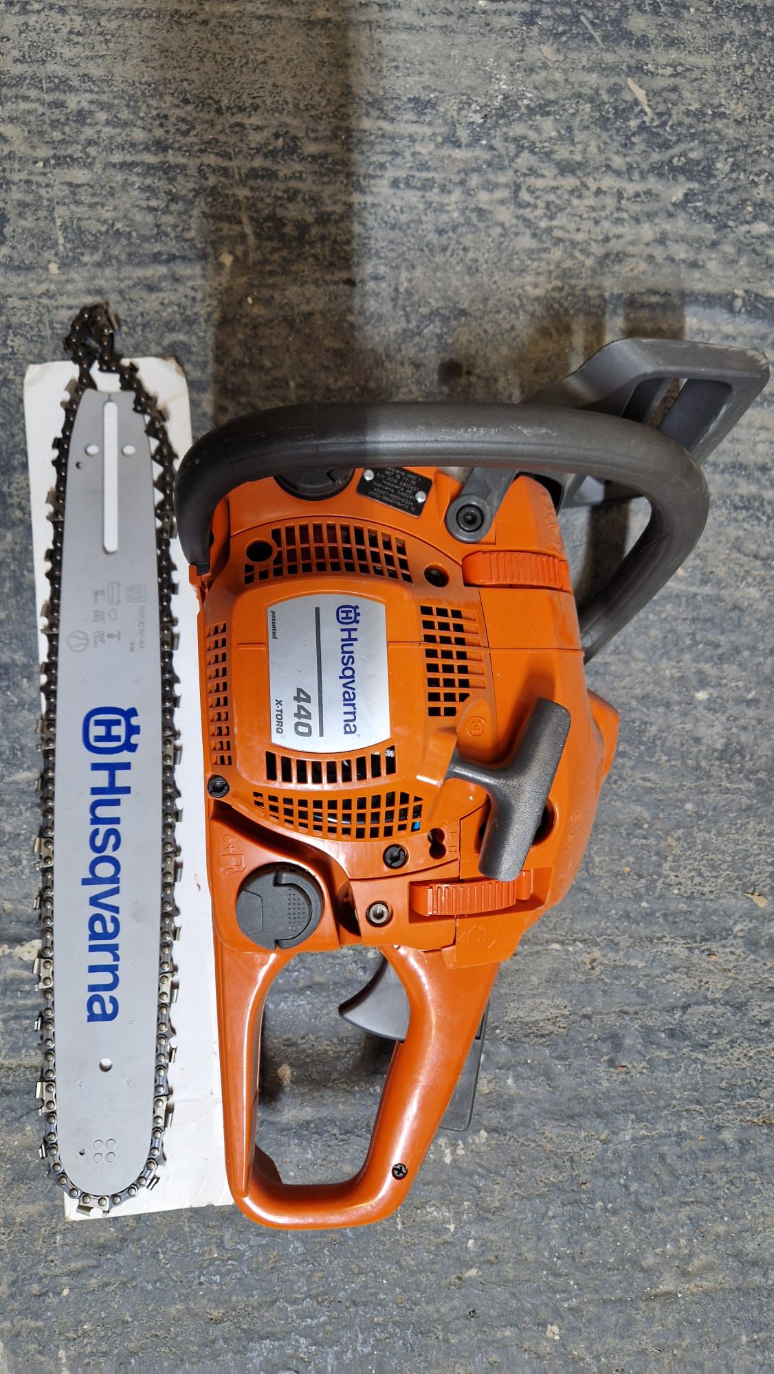 Motofierastrau marca Husqvarna, model 440, cu lama si lant 1