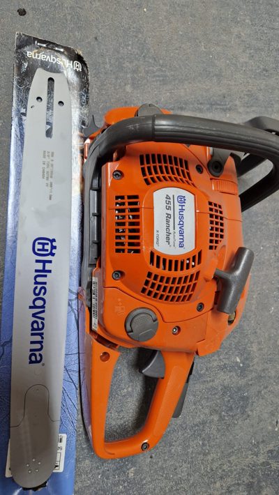 Motofierastrau marca Husqvarna, model 455 Rancher, cu lama fără lanț