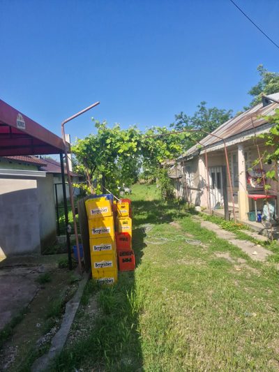 Teren intravilan in suprafata de 3600 mp plus constructiile C1-90mp,C2-24mp si C3-48mp