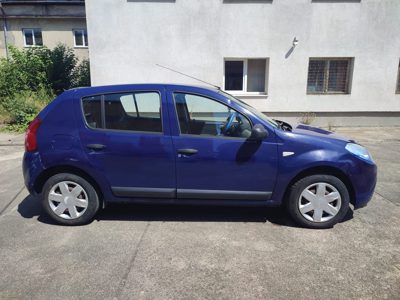 Autoturism marca Dacia model Sandero