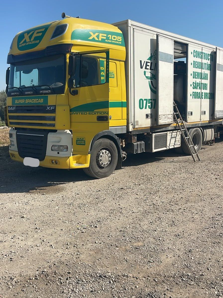 Camion DAF model FAXF105 culoare GALBEN MULTICOLOR 1