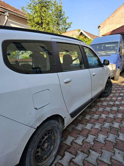 Autoturism marca Dacia model Lodgy culoare Alb