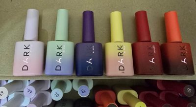 Produse de manichiura pt. uz profesional: diverse solutii UV "Dark"