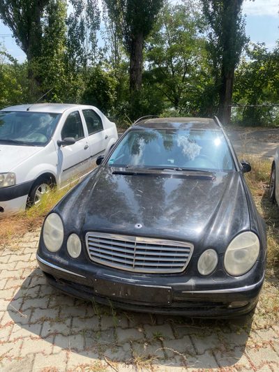 Autoturism marca Mercedes Benz, model break E-500, nr.inm. GS - TR 1923