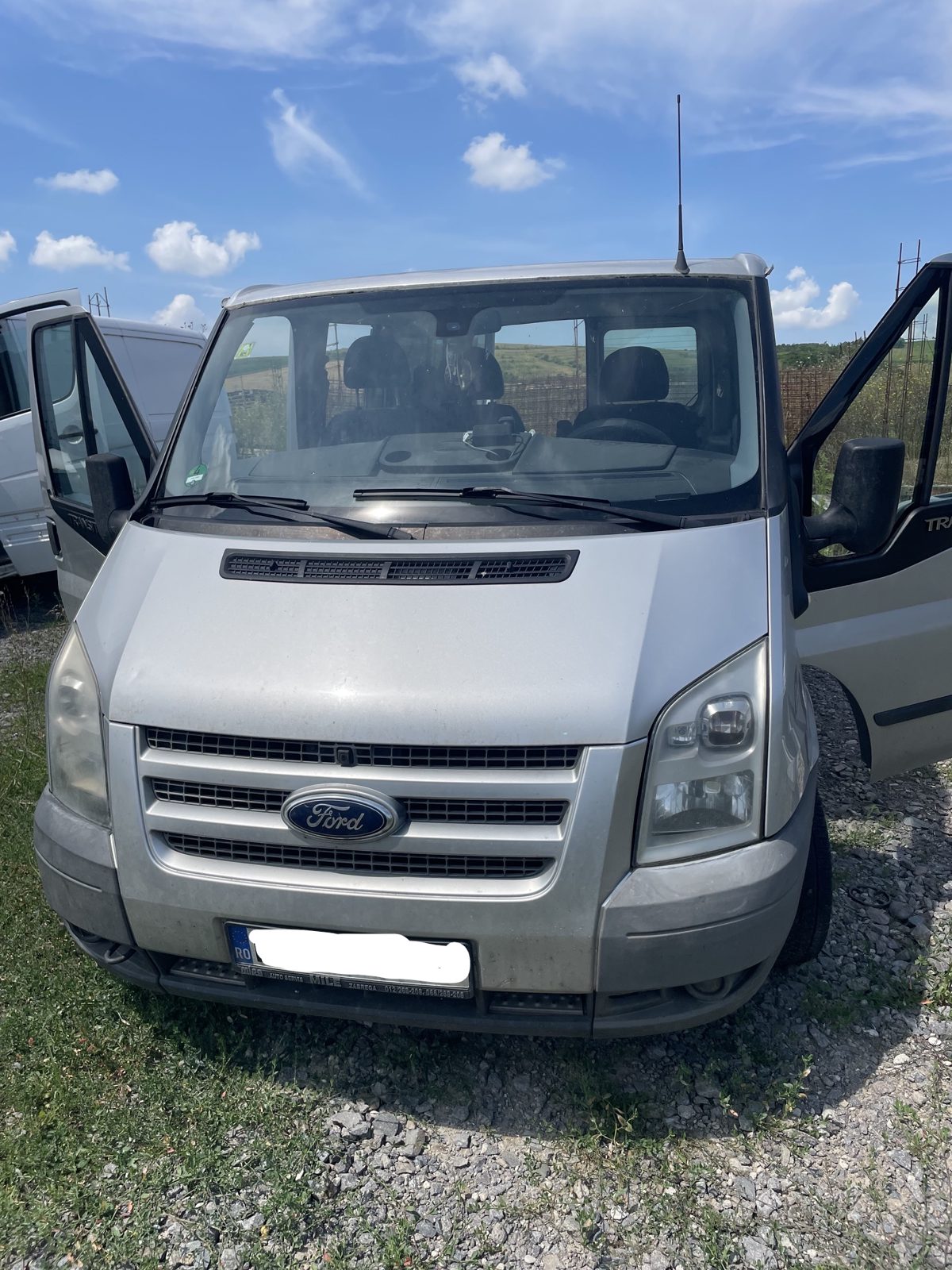 Autoutilitara Marca FORD model TRANSIT culoare GRI 1