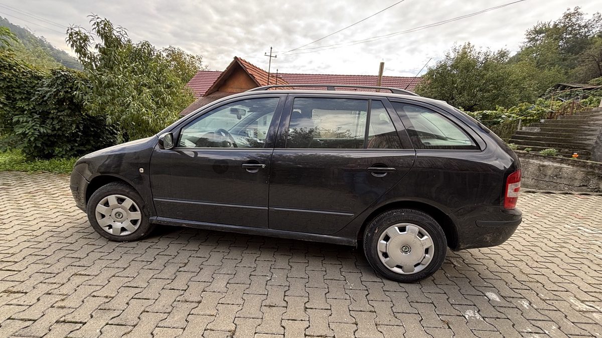 Autoturism marca Skoda model Fabia 6Y  An fabricatie: 2007  Stare: Second hand 1