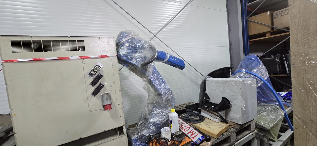 Robot motoman YR-HP20-B00 S66D 16-1-3 1