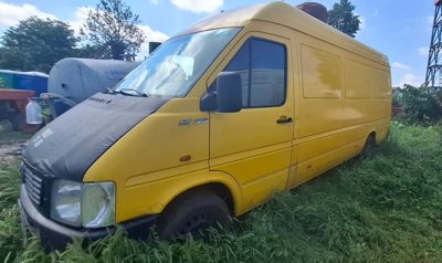 AUTOUTILITARĂ marca VOLKSWAGEN 2DX0AE/LT35