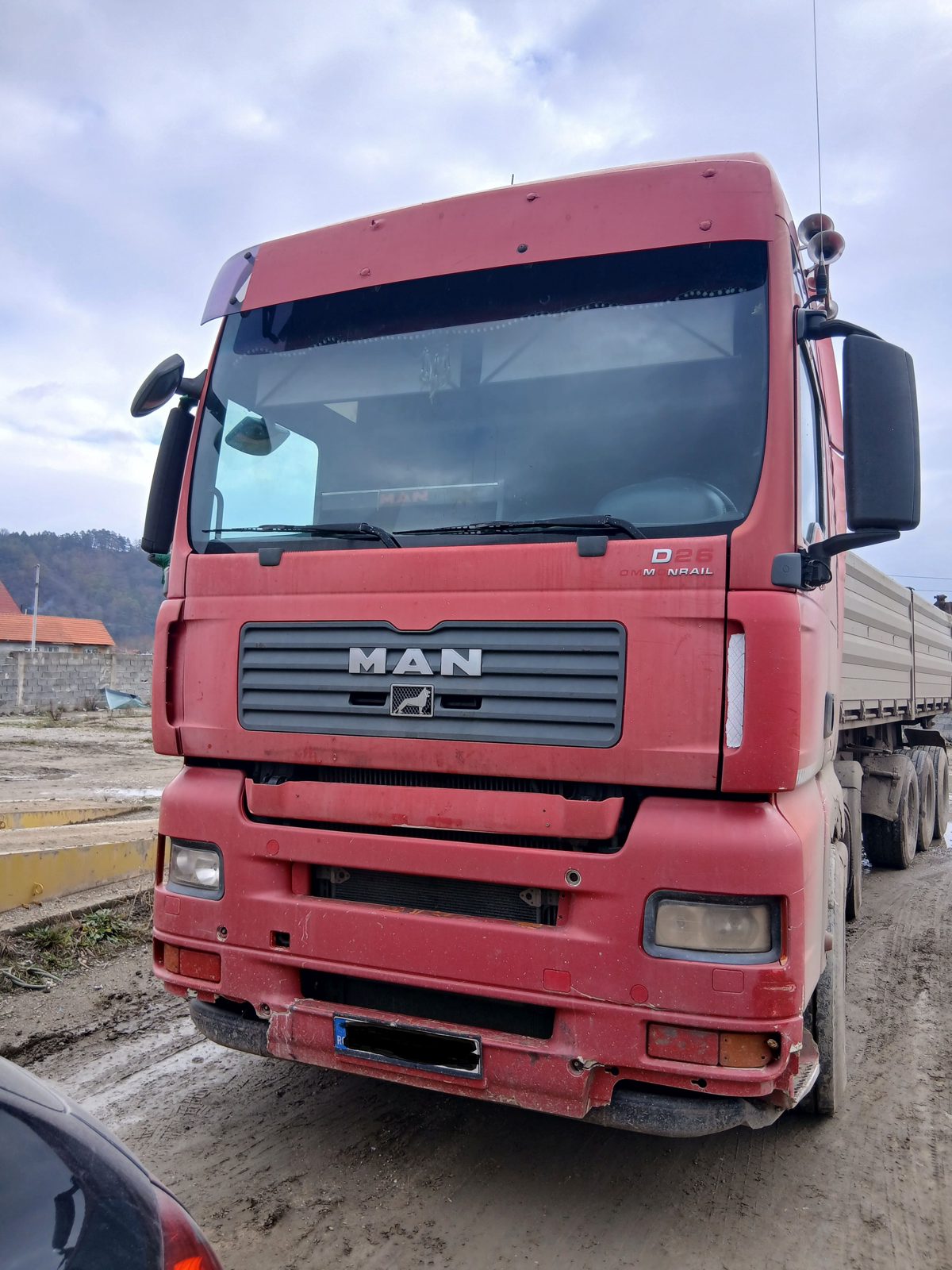 marca MAN model TGA18480 culoare Rosu 1