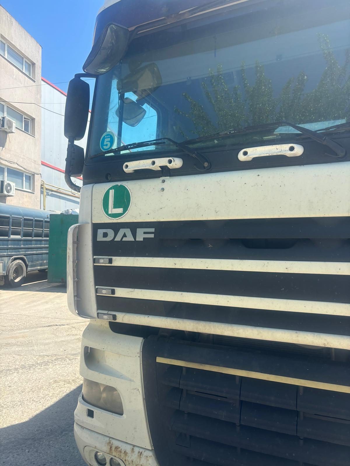 Cap tractor marca DAF culoare ALB 1