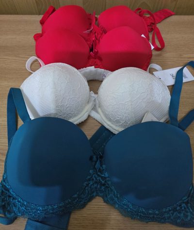 Sutiene, mix de modele, culori, marimi, ambalate colectiv