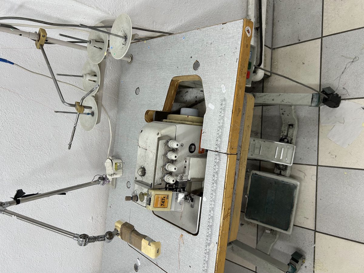 MASINA SURFILAT 3 FIRE JUKI MO 6704S 1