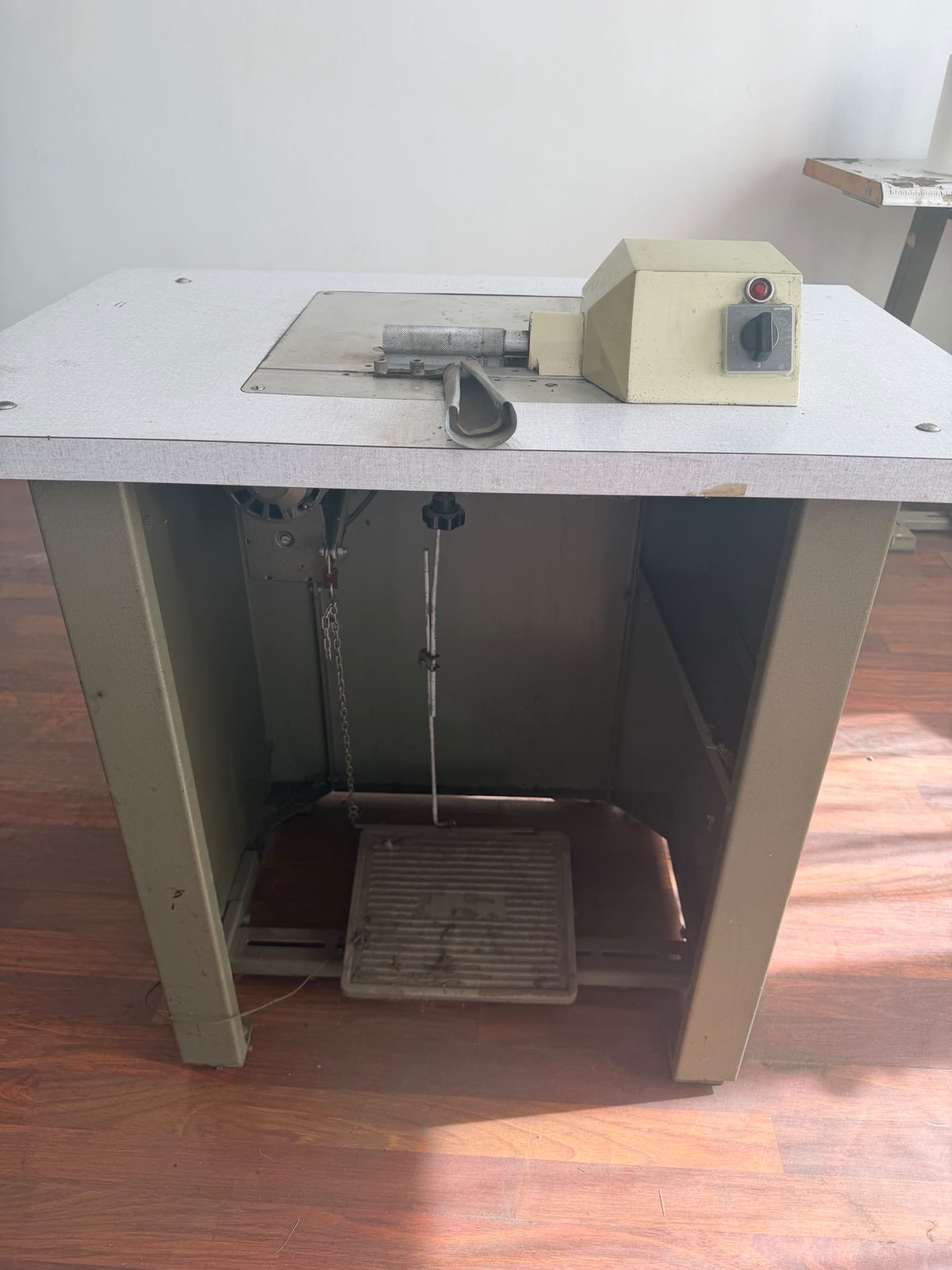 Foarfeca electrica ROZOR 1