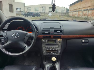 Autoturism marca Toyota model AVENSIS