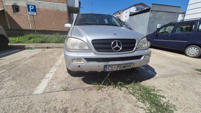 Autoturism marca MERCEDES BENZ model ML 270 CDI