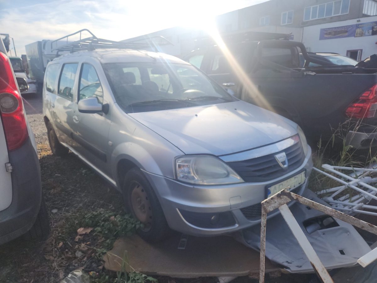 Autoturism Dacia Logan 1
