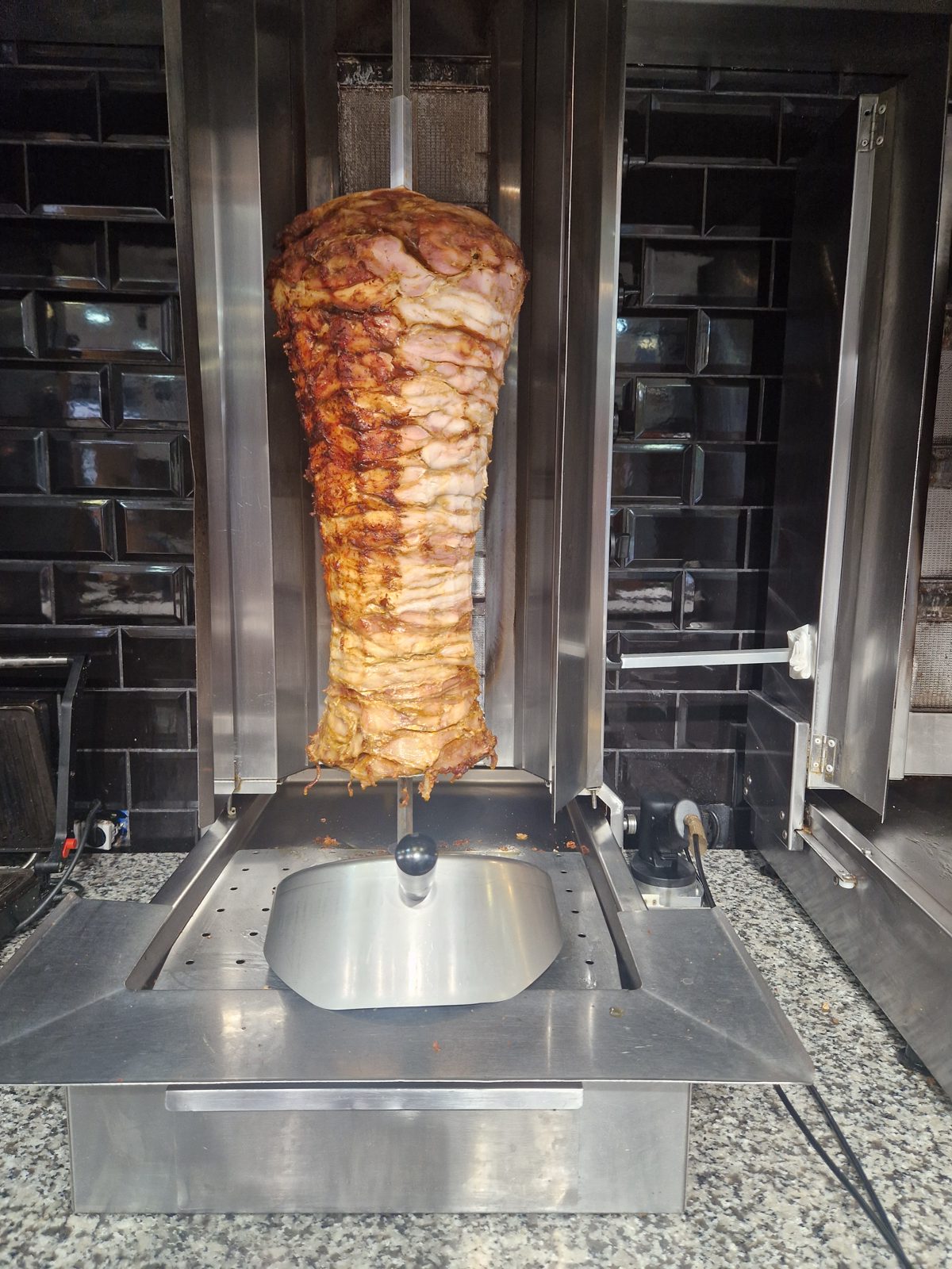 Aparat shaorma kebab pe gaz cu 4 arzătoare 1