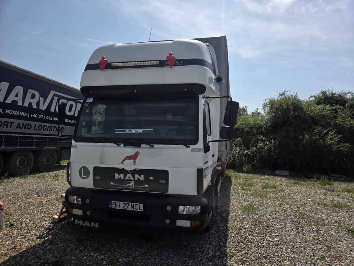 MAN LE180 marca MAN model LE 180 8185 LC culoare ALB-GRI 1