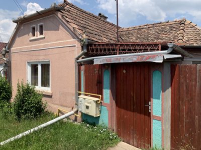 CASA DE LOCUIT