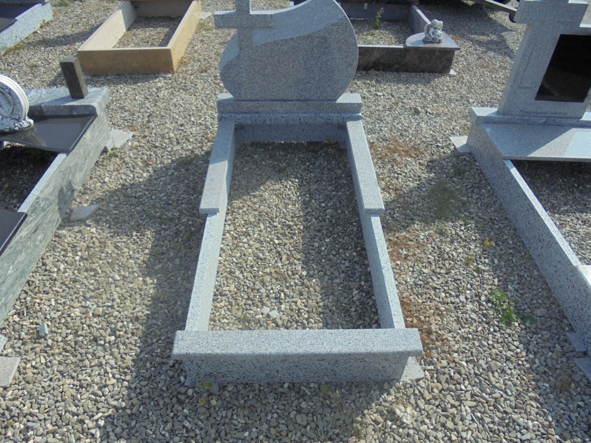 Monument funerar 1