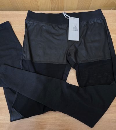 Pantaloni, lot eterogen, articole unice, mix de modele, culori, calitate inferioara