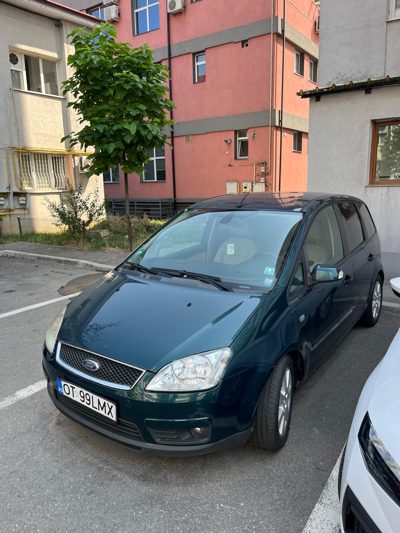 Autoturism marca Ford model C-Max culoare Verde
