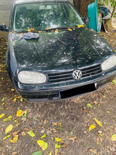 Autoturism marca Volkswagen model Golf culoare Negru