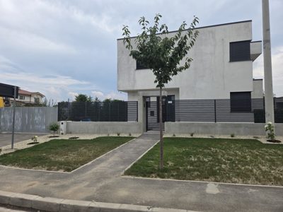 Cota de 1/2 din casa de locuit, anexa, teren, situate in loc. Oradea, str. Veteranilor, jud Bihor