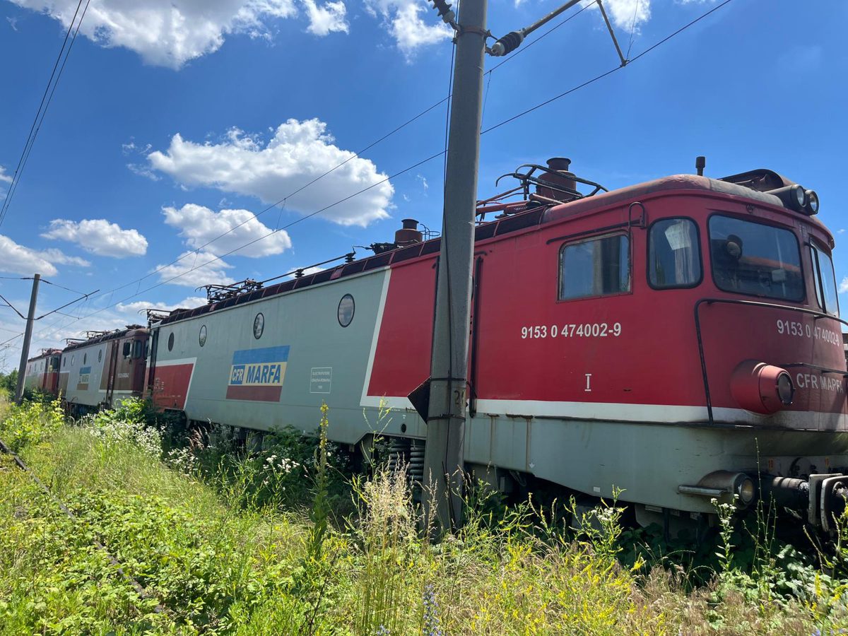 Locomotiva 91530474002-9 - Locomotiva LE 6600 KW (01.01.1979) 1