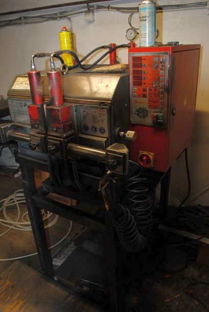 Maşină de sudat bandă bimetal TEMELSAN KN67 HB.În stare de funcţionare. 1