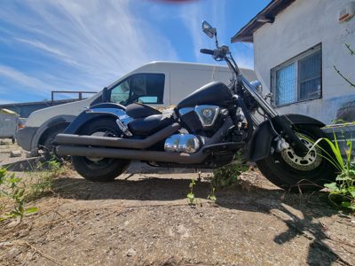 Motocicleta SUZUKI VL 1500 model INTRUDER