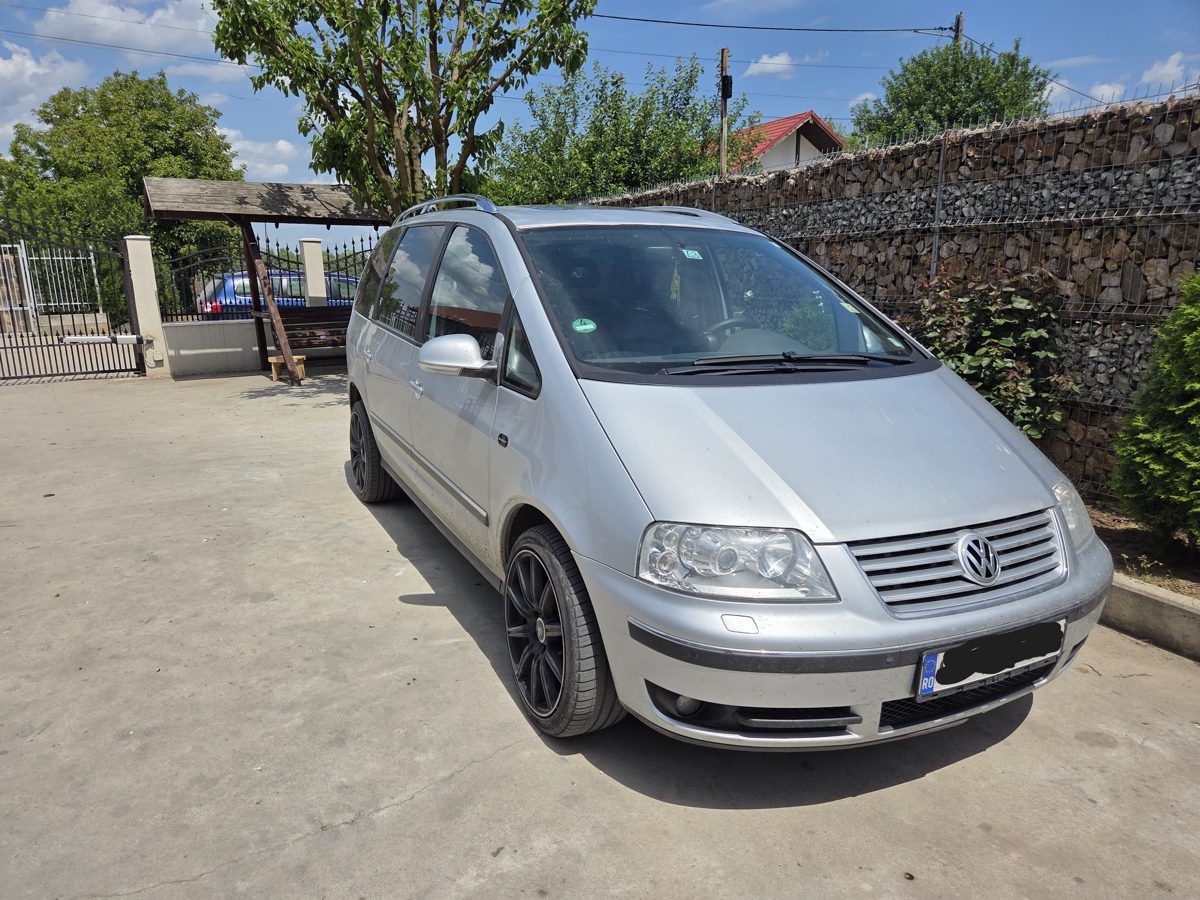 Autoturism marca Volkswagen model SHARAN culoare Gri 1