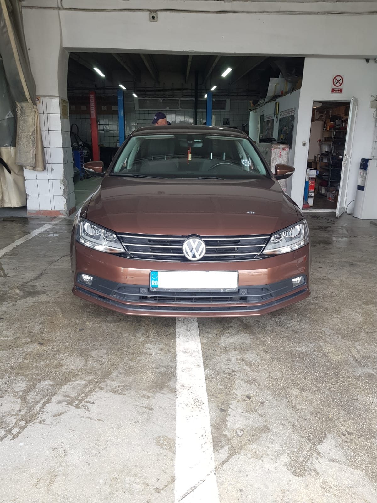 Autoturism M1 marca VOLKSWAGEN model JETTA 16 AACZCAX0 1