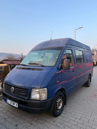 Autoturism marca Volkswagen culoare Albastru