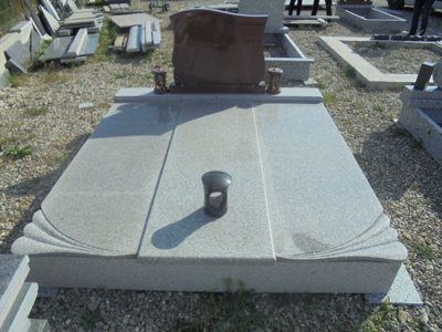 Monument funerar