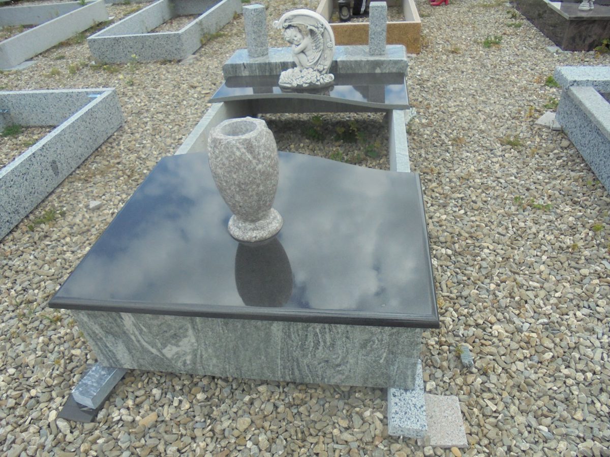 Monument funerar 1