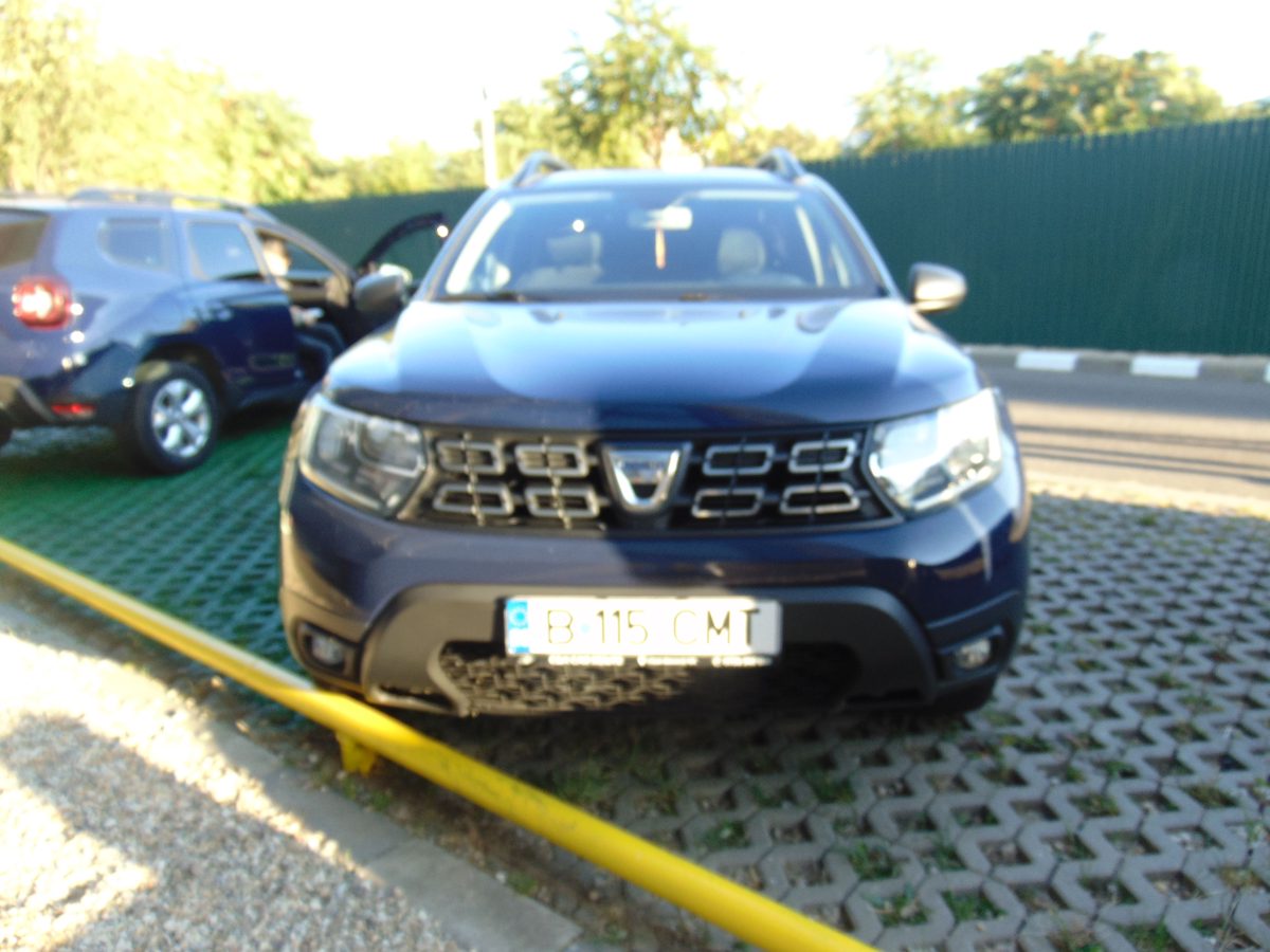 marca DACIA model DUSTER culoare Albastru 1