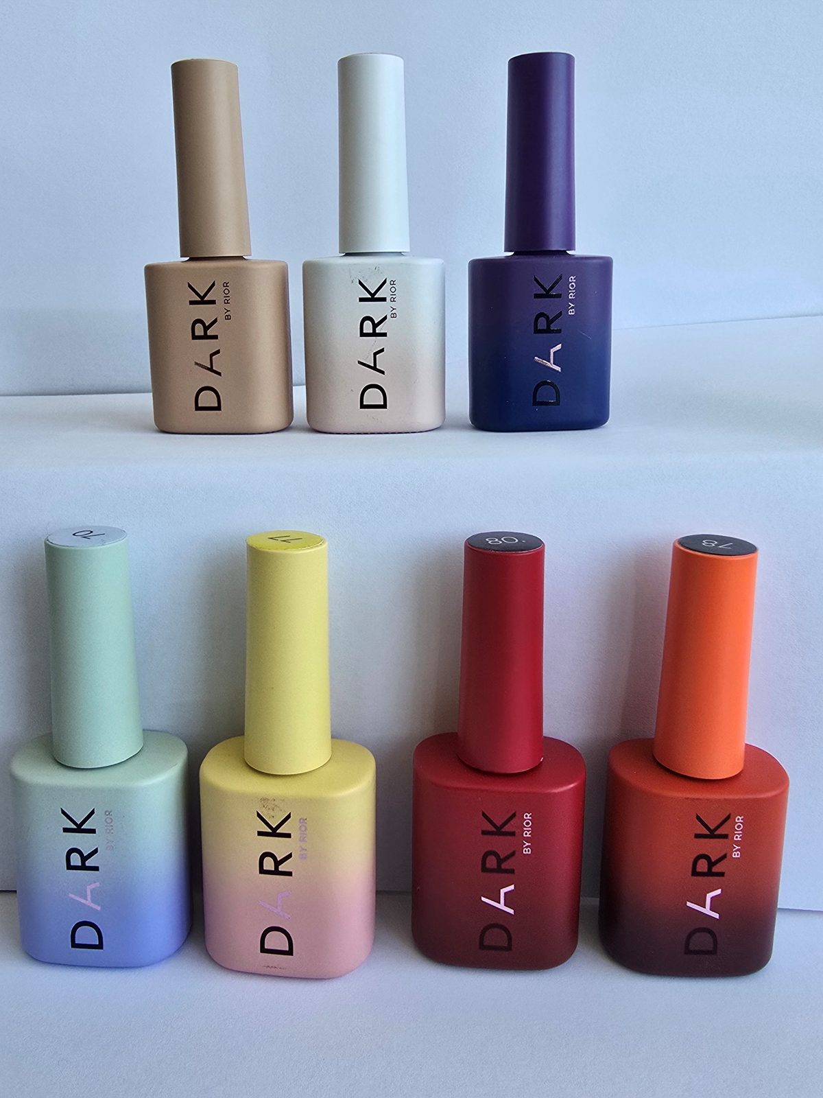 Produse de manichiura pt. uz profesional: oja UV, solutii UV "Dark by Rior" 1