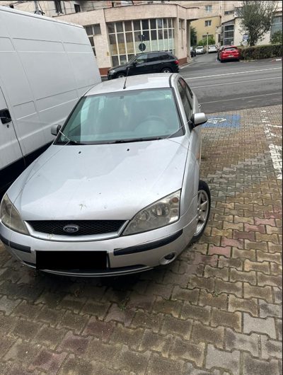Autoturism marca Ford model Mondeo