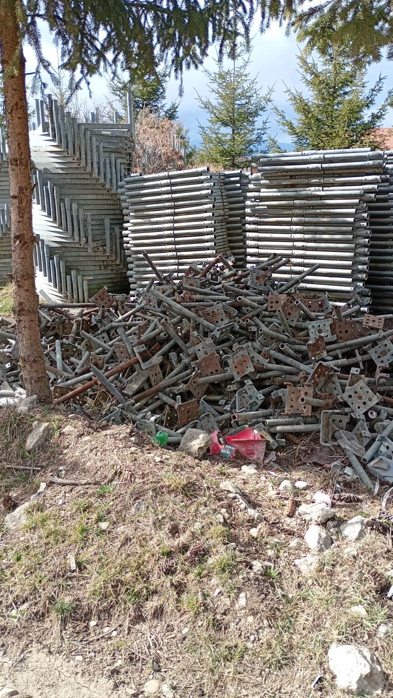 Sistem modular PERI de schele din oţet zincat  format din cca.360 bucăţi de pereţi laterale 1